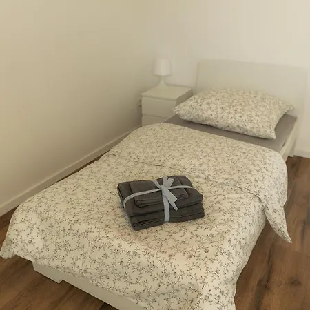 Dohann1 Zentrum, Messehalle, Stationnah & Privatparkplatz Lägenhet *