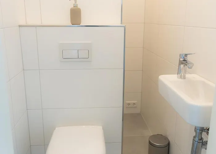 Dohann1 Zentrum, Messehalle, Stationnah & Privatparkplatz